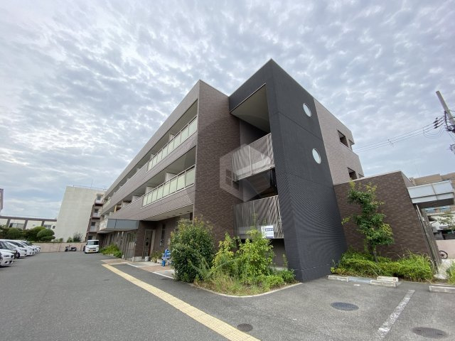 セーズコート高井田の外観