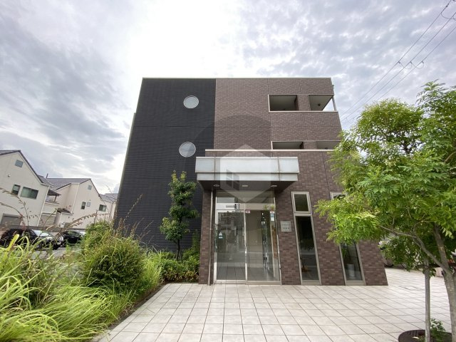 セーズコート高井田の外観