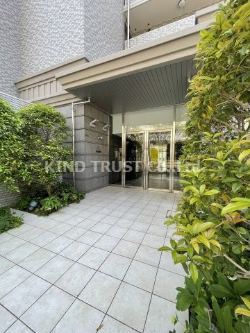 エスリード梅田北のエントランス|ゆとりのあるエントランスです