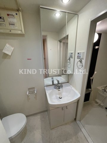 エスリード梅田北の洗面所|スペースが確保できる洗面所です