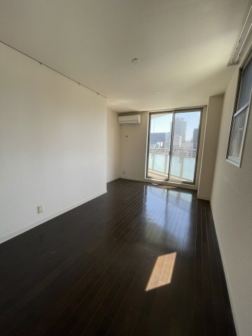 エスティメゾン西天満の居間・リビング