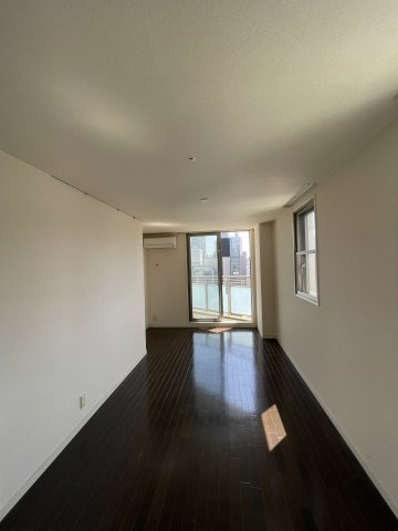 エスティメゾン西天満の居間・リビング