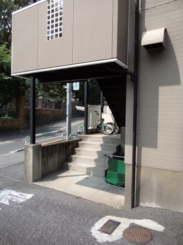 アビタシオンやよいのエントランス