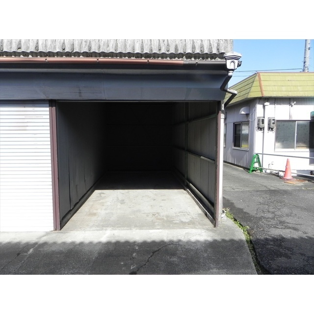 羽島郡笠松町田代の駐車場の内装