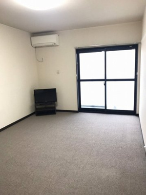 【寝室】 | レオネクスト東郷通Ⅱ | 1Fフローリング・2Ｆ以上はじゅうたん張りになります。