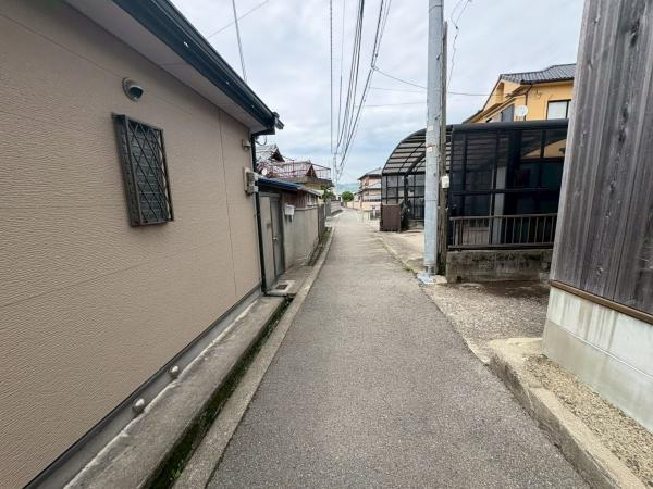 和歌山市楠本　中古戸建の前面道路含む現地写真