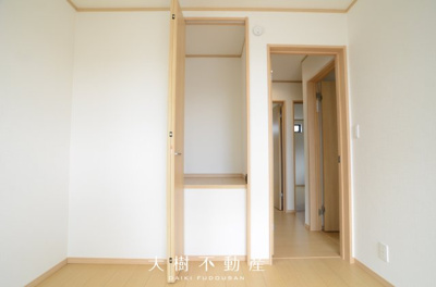 【洋室】 | 綾瀬市深谷中1丁目　新築戸建て　全3棟【仲介手数料無料】 | 2階　洋室1（6.0帖）クローゼット