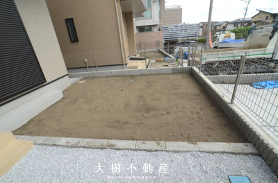 【庭】 | 綾瀬市深谷中1丁目　新築戸建て　全3棟【仲介手数料無料】