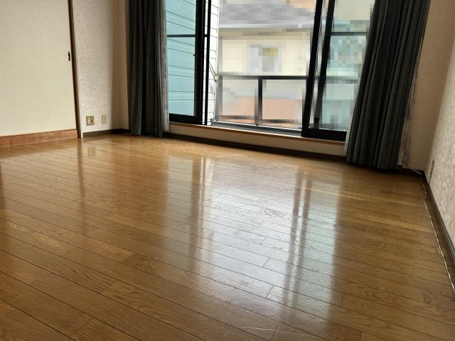 【居間・リビング】 | 【商談中】高知市高須３丁目 | ２階
