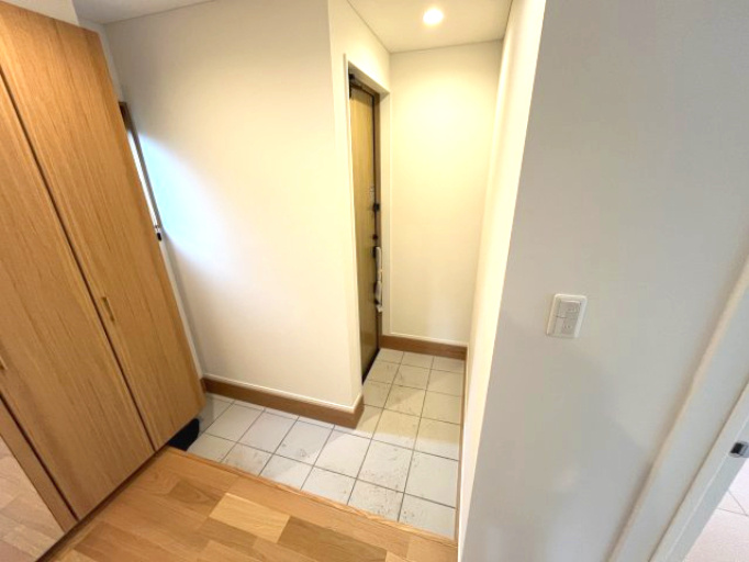 仲介手数料不要！東根市神町東三丁目C棟の居間・リビング