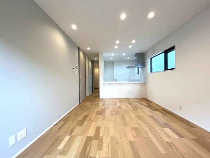 仲介手数料不要！東根市神町東三丁目C棟の居間・リビング