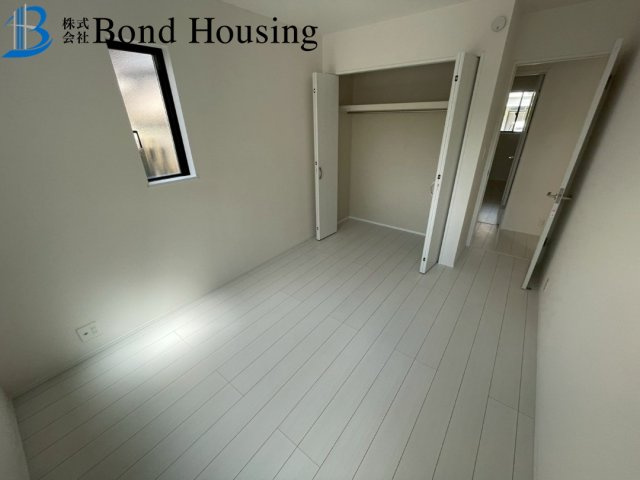 性能評価取得物件　中朝霧丘46全1棟　新築戸建の洋室