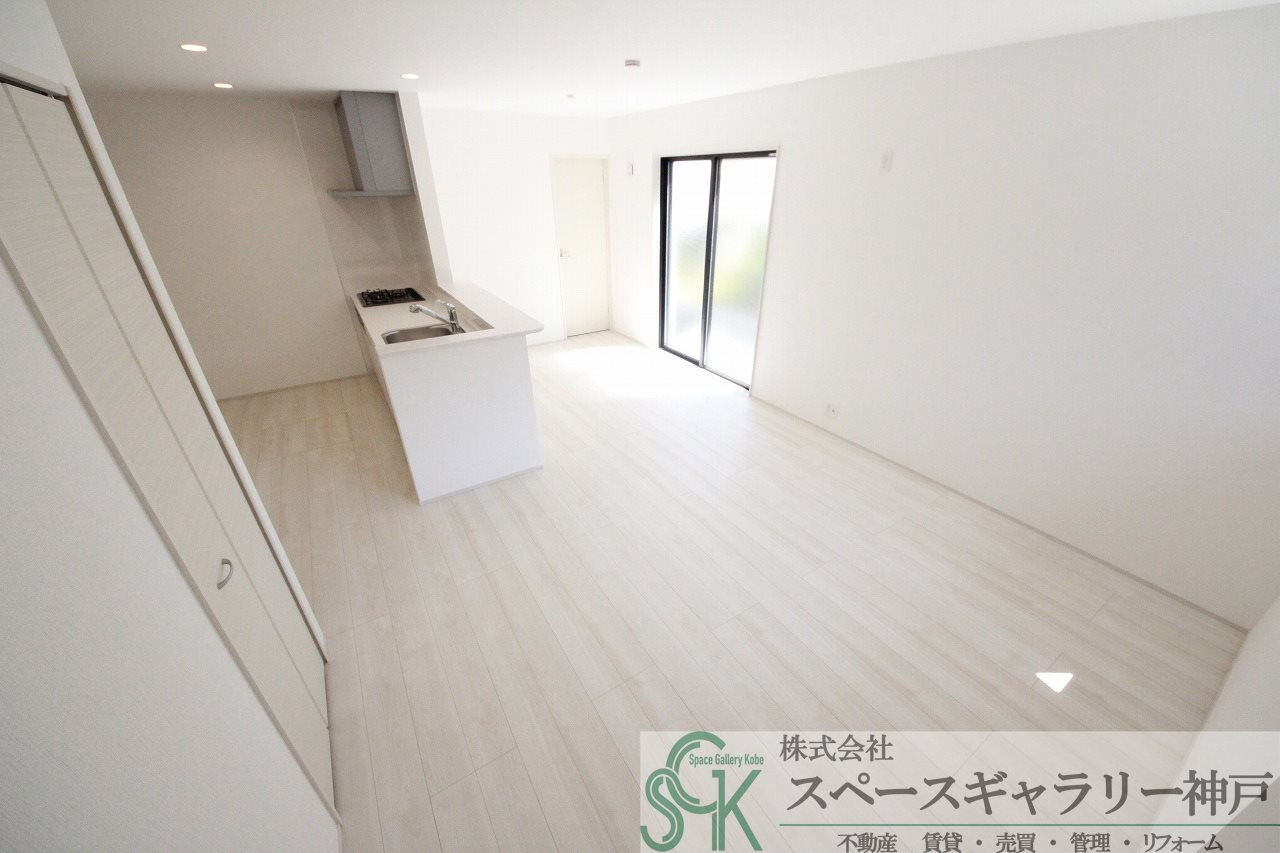 神陵台9丁目戸建の居間・リビング