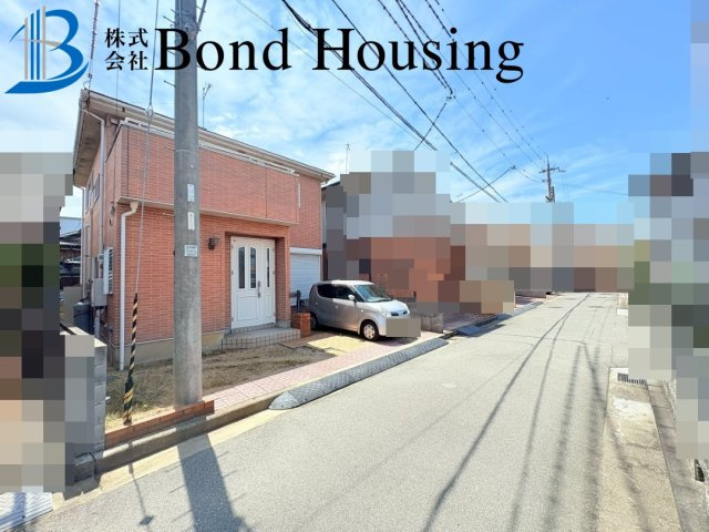 駐車2台　広々バルコニー　大久保町西脇　中古戸建の前面道路含む現地写真