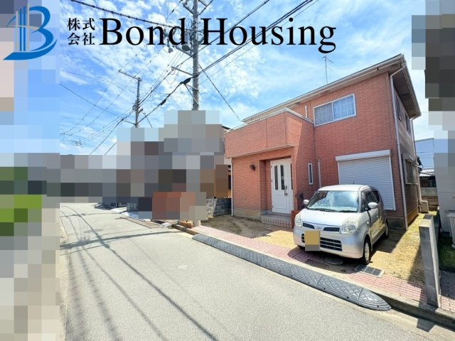 駐車2台　広々バルコニー　大久保町西脇　中古戸建の前面道路含む現地写真