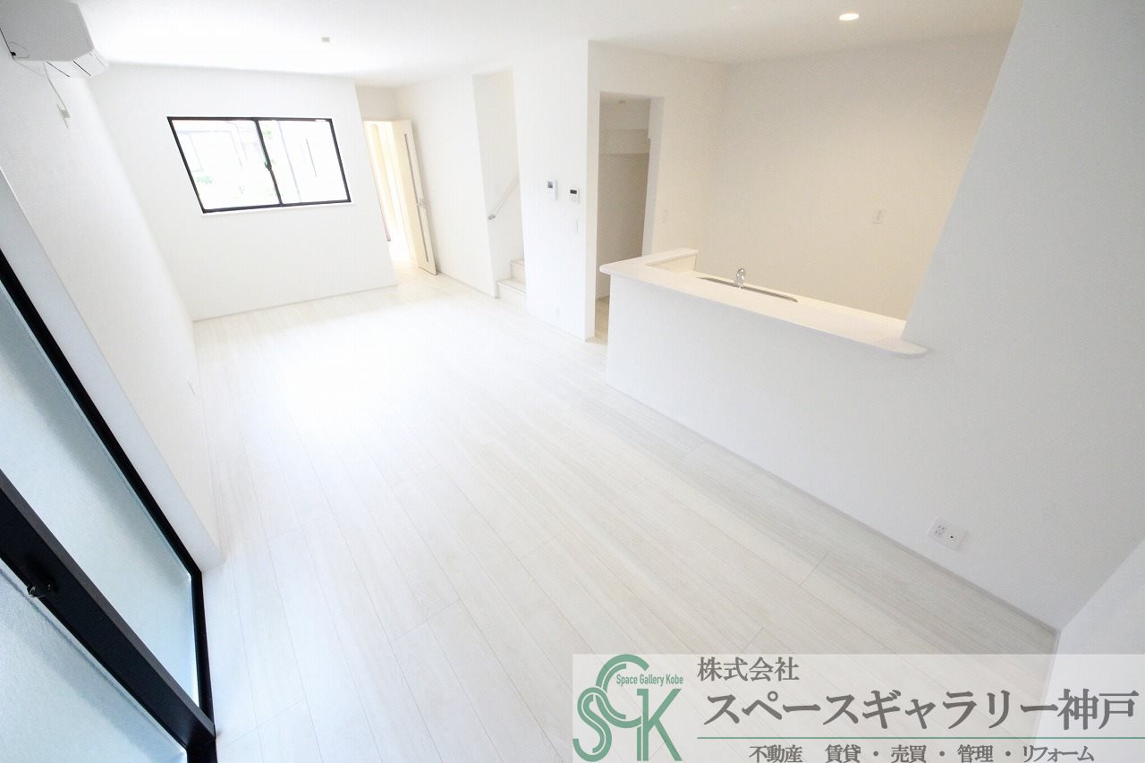神陵台9丁目戸建の居間・リビング