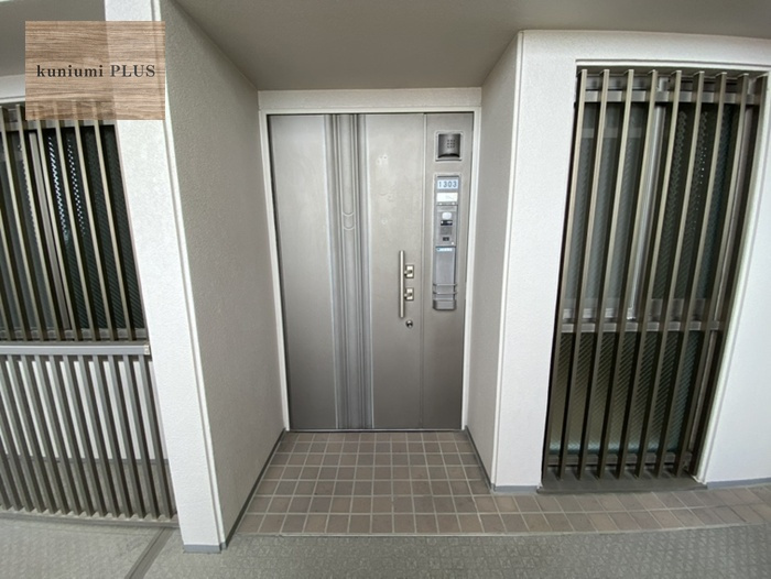 ローレルコート都島・高倉の玄関