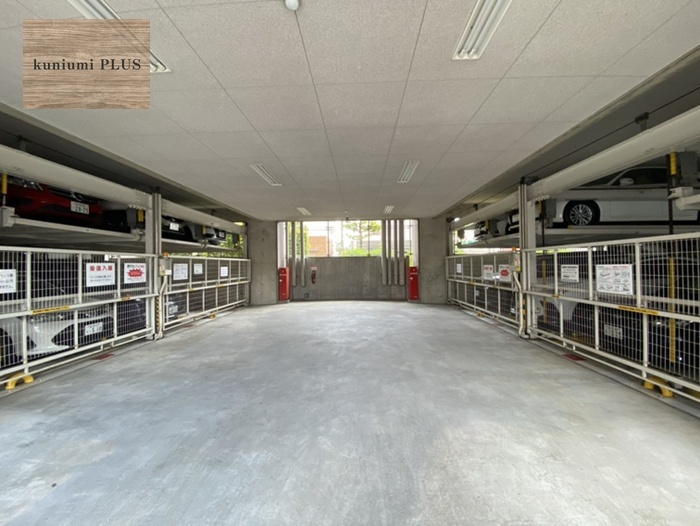 ローレルコート都島・高倉の駐車場