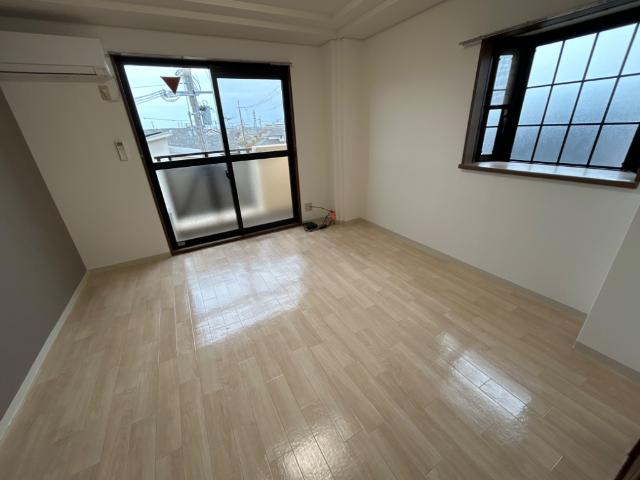 ラフィーヌ上野田の内装|洋室