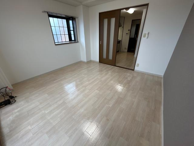 ラフィーヌ上野田の内装|洋室