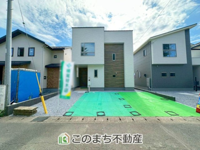 【駐車場】 | ワイウッドコート宇都宮市兵庫塚第1期　2号棟 | お車並列２台分ご用意しております♪
