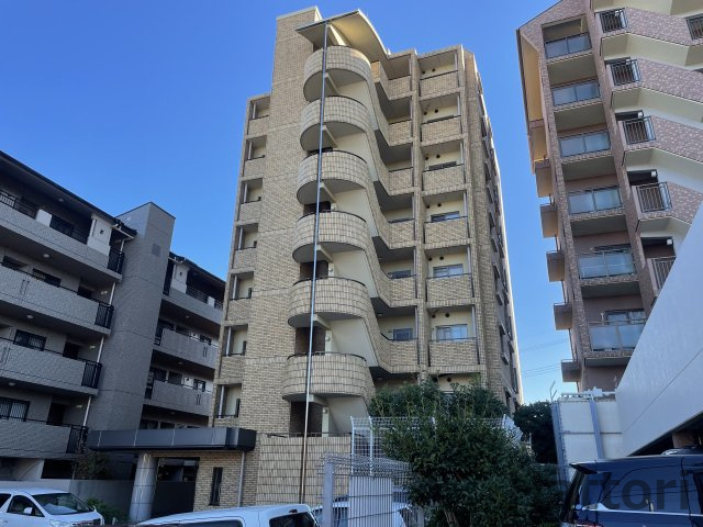 吹田市佐井寺３丁目の賃貸マンションの外観