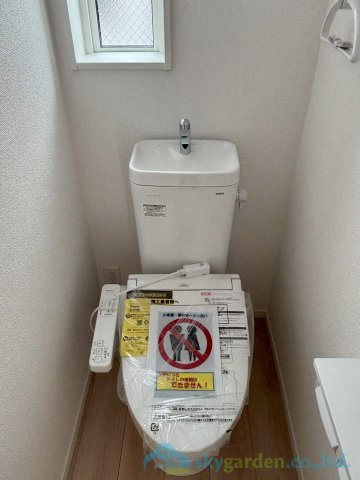 秦野市曽屋第27　新築戸建　全3棟2号棟のトイレ