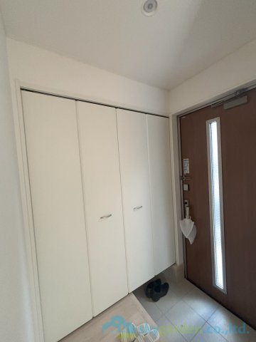 秦野市曽屋第27　新築戸建　全3棟2号棟の玄関