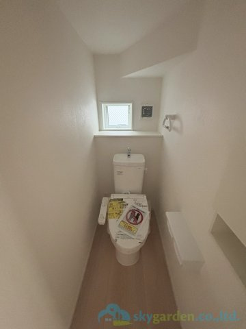 秦野市曽屋第27　新築戸建　全3棟2号棟のトイレ