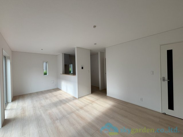 秦野市曽屋第27　新築戸建　全3棟2号棟の居間・リビング