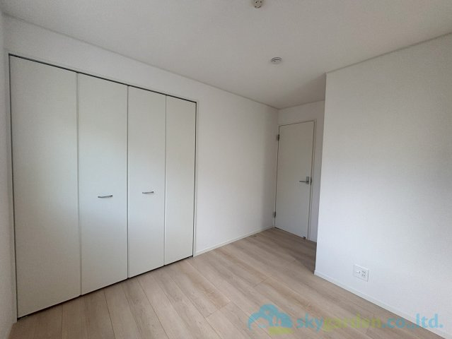 秦野市曽屋第27　新築戸建　全3棟2号棟の洋室