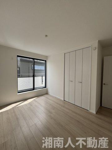 茅ヶ崎市松が丘１丁目新築戸建ての洋室|広々とした洋室です