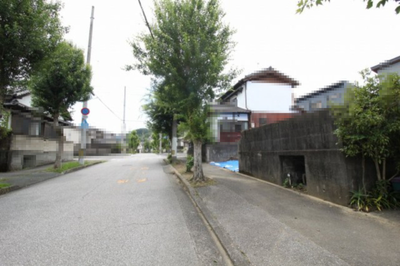春野町平和　建築条件付き　売土地の前面道路含む現地写真