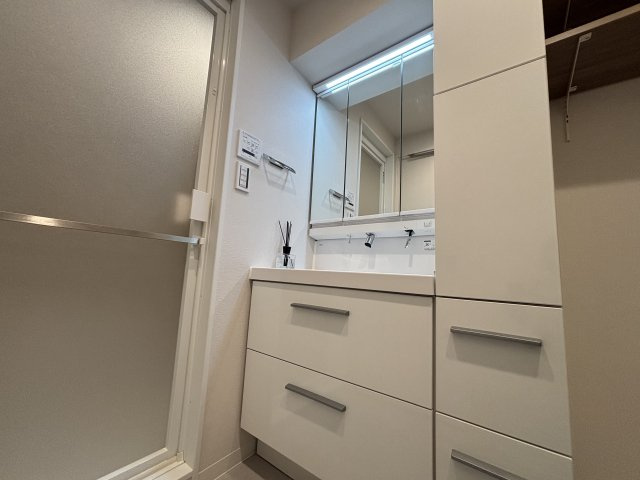 迦葉三鷹マンションの独立洗面台