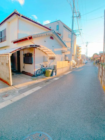 【前面道路含む現地写真】 | 〇●平塚市御殿1丁目 売地●〇 | 徒歩10分圏内に保育園、幼稚園、小学校等がありお子様のいるご家族も安心の住環境です！