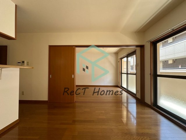 姫路市栗山町の賃貸マンションの居間・リビング