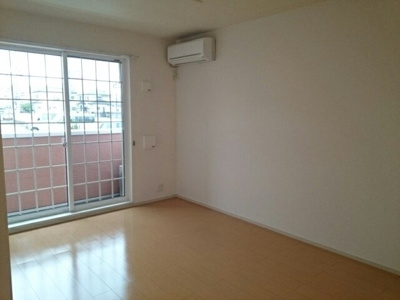 【居間・リビング】 | リジェールⅢ | ゆったりとした居間です