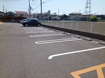 【駐車場】 | リジェールⅢ | 駐車場完備です