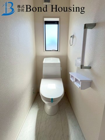 LDKは広々18帖・照明器具付き　垂水区名谷町のトイレ