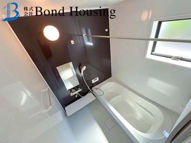 LDKは広々18帖・照明器具付き　垂水区名谷町の浴室