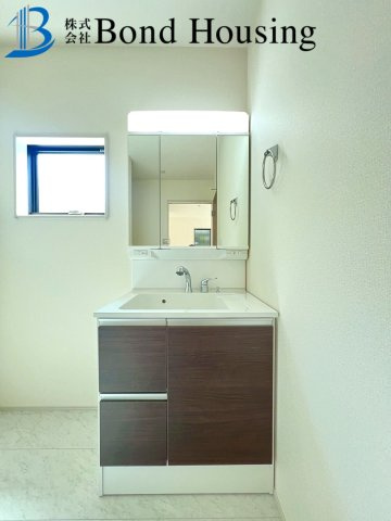 LDKは広々18帖・照明器具付き　垂水区名谷町の独立洗面台