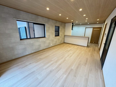 【居間・リビング】 | 和田町　中古戸建