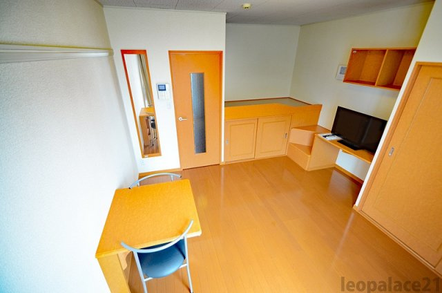 【寝室】 | レオパレスＵＮＩ | 開放的な寝室です