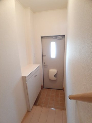 【玄関】 | ラゴーア・アネシス　Ⅰ | 収納もある玄関です