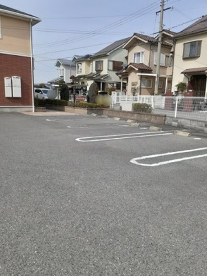 【駐車場】 | ラゴーア・アネシス　Ⅰ | 駐車場に車を止められます