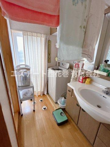 花巻市若葉町一丁目　土地建物の独立洗面台