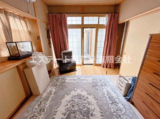 花巻市若葉町一丁目　土地建物の洋室|1階洋室