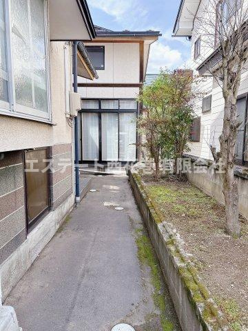 花巻市若葉町一丁目　土地建物の庭