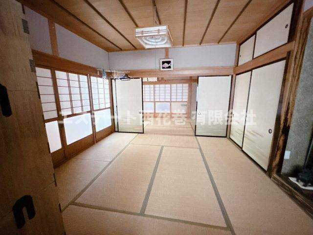 花巻市若葉町一丁目　土地建物の和室