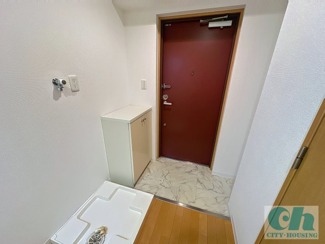 フェリースカーザ 204号室の玄関